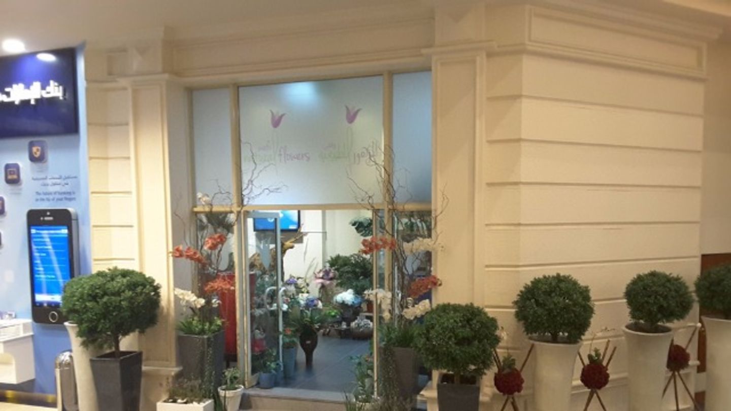 HiDubai-business-wafi-natural-flowers-shopping-garden-outdoor-wafi-umm-hurair-2-dubai-2