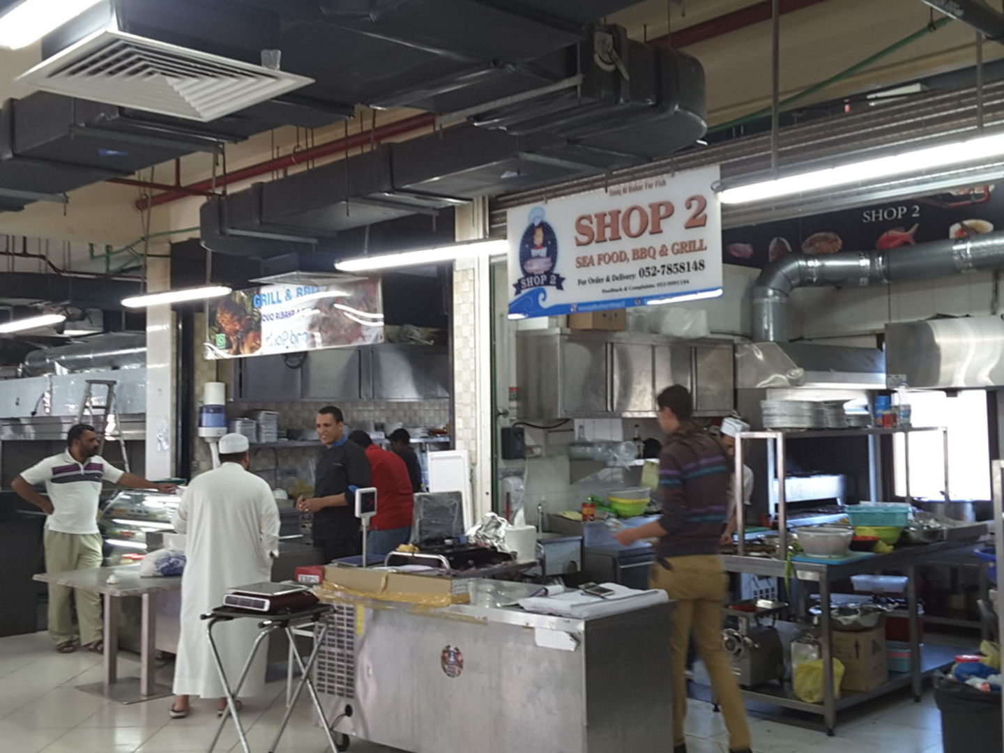 HiDubai-business-souq-al-bahar-4-fish-shop-2-shopping-supermarkets-hypermarkets-grocery-stores-umm-suqeim-1-dubai