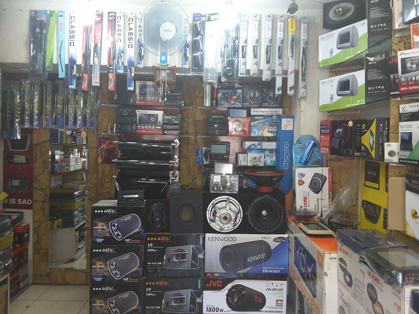 HiDubai-business-porya-trading-shopping-consumer-electronics-al-satwa-dubai-2