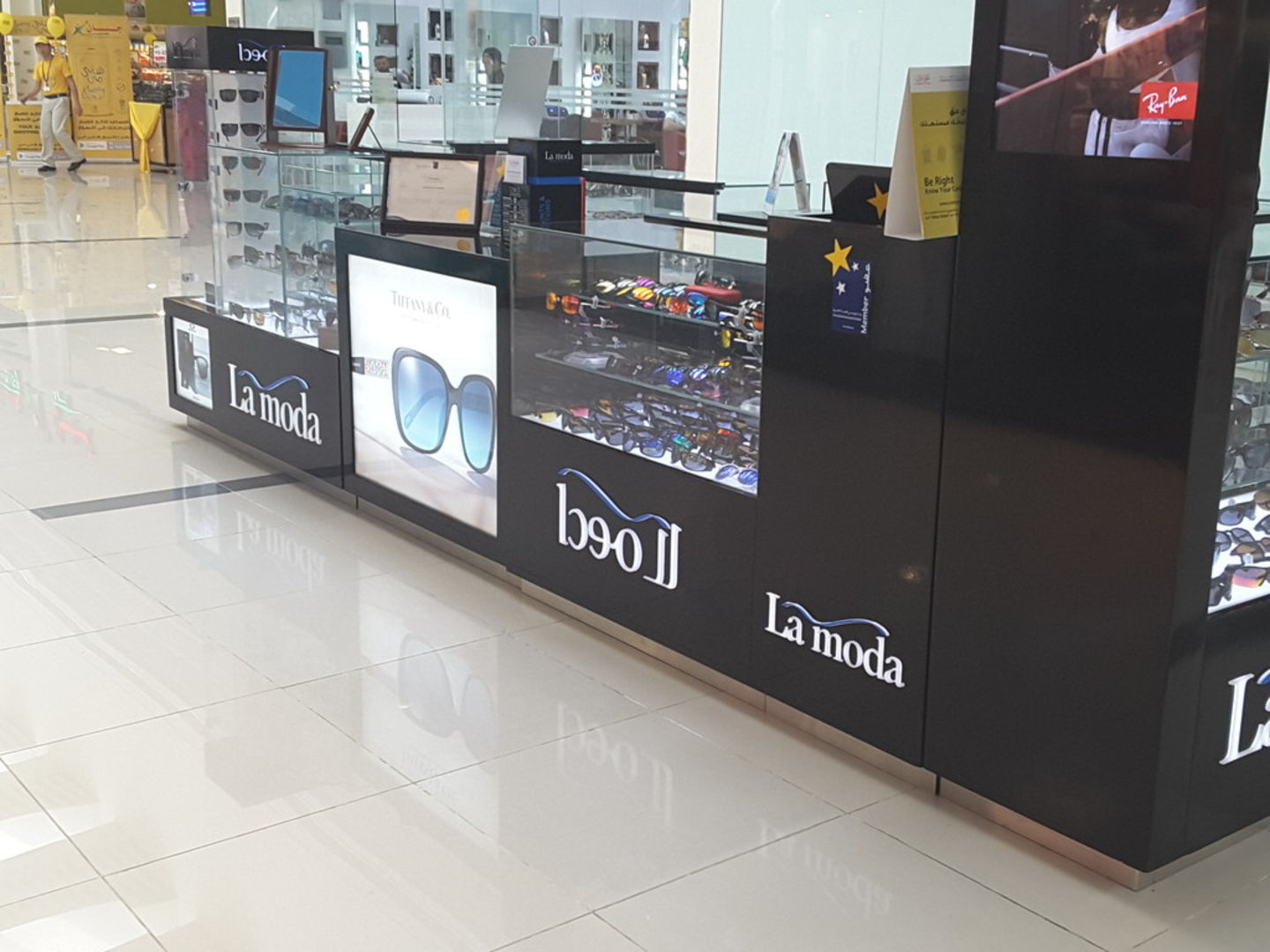 HiDubai-business-la-moda-shopping-fashion-accessories-jumeirah-park-al-thanyah-5-dubai-2