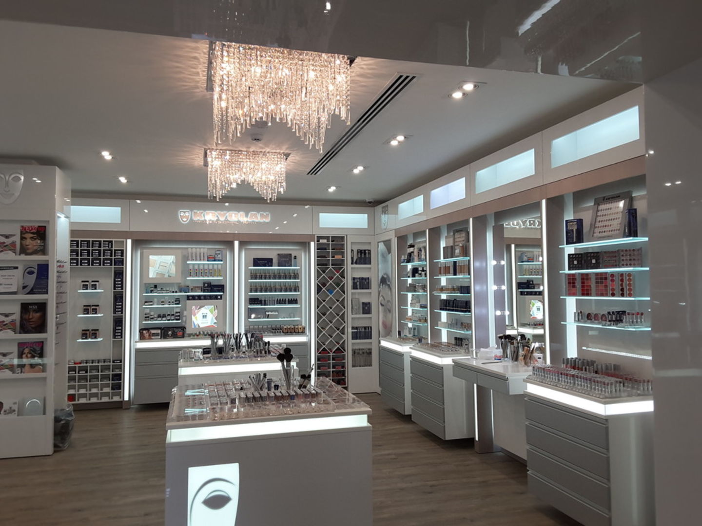 HiDubai-business-kryolan-professional-make-up-shopping-beauty-cosmetics-stores-jumeirah-3-dubai