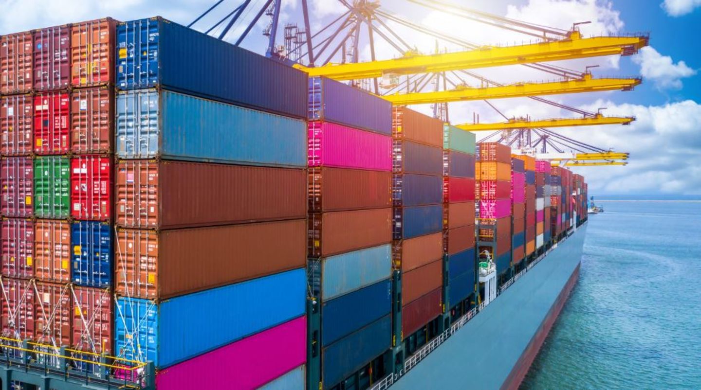 HiDubai-business-geb-marine-ship-management-operation-shipping-logistics-marine-services-riggat-al-buteen-dubai