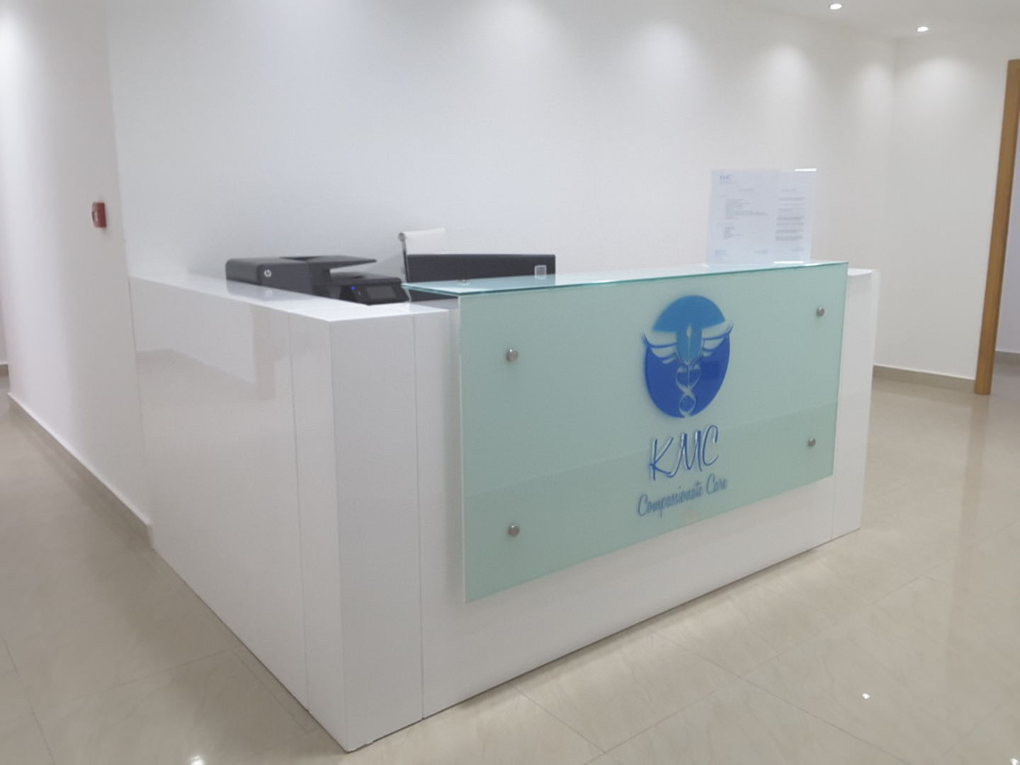 HiDubai-business-khan-medical-clinic-beauty-wellness-health-hospitals-clinics-dubai-healthcare-city-umm-hurair-2-dubai-2