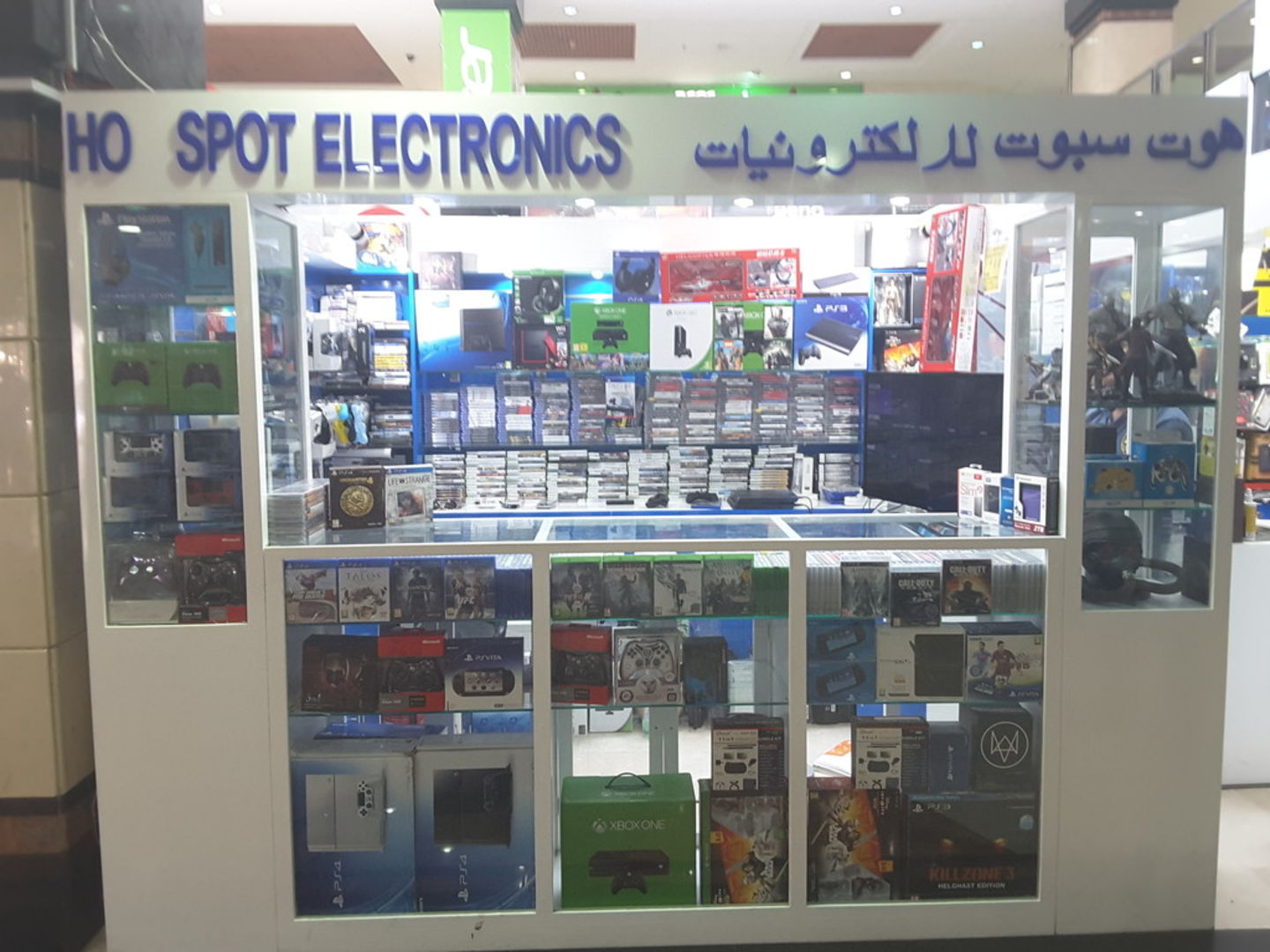 HiDubai-business-hot-spot-electronics-kiosk-shopping-consumer-electronics-mankhool-dubai-2