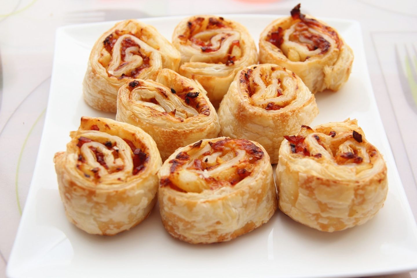 HiDubai-business-cinnabon-food-beverage-bakeries-desserts-sweets-ibn-batuta-jebel-ali-1-dubai-5