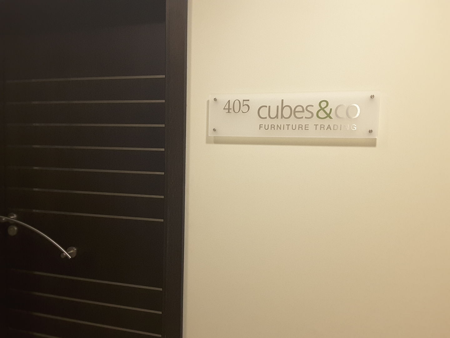 HiDubai-business-cubes-co-furniture-trading-b2b-services-distributors-wholesalers-business-bay-dubai-2