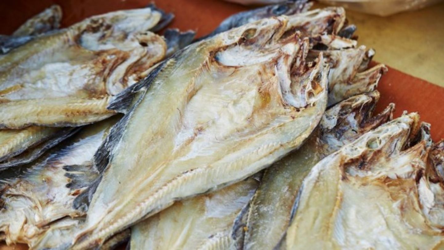 HiDubai-business-akila-shrinth-fish-trading-b2b-services-food-stuff-trading-corniche-deira-dubai