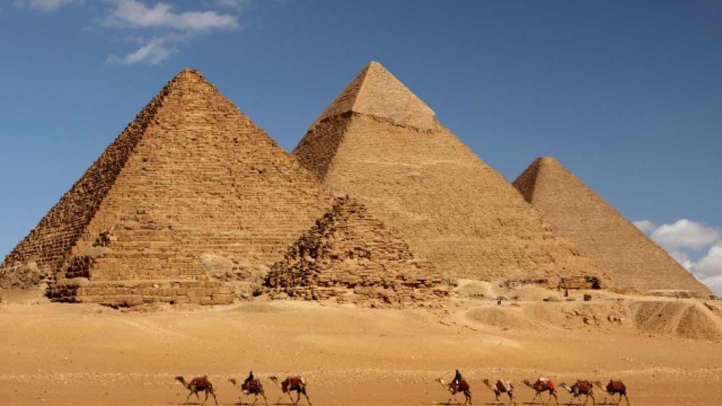 HiDubai-business-fly-universe-travel-and-tourism-hotels-tourism-travel-ticketing-agencies-al-qusais-2-dubai