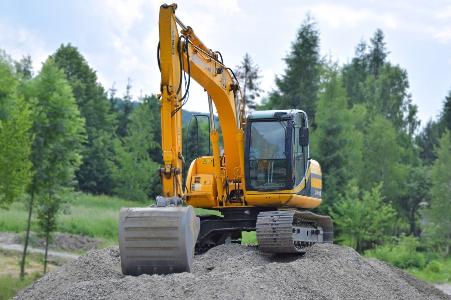 HiDubai-business-machinery-enterprises-construction-heavy-industries-heavy-equipment-machinery-al-garhoud-dubai