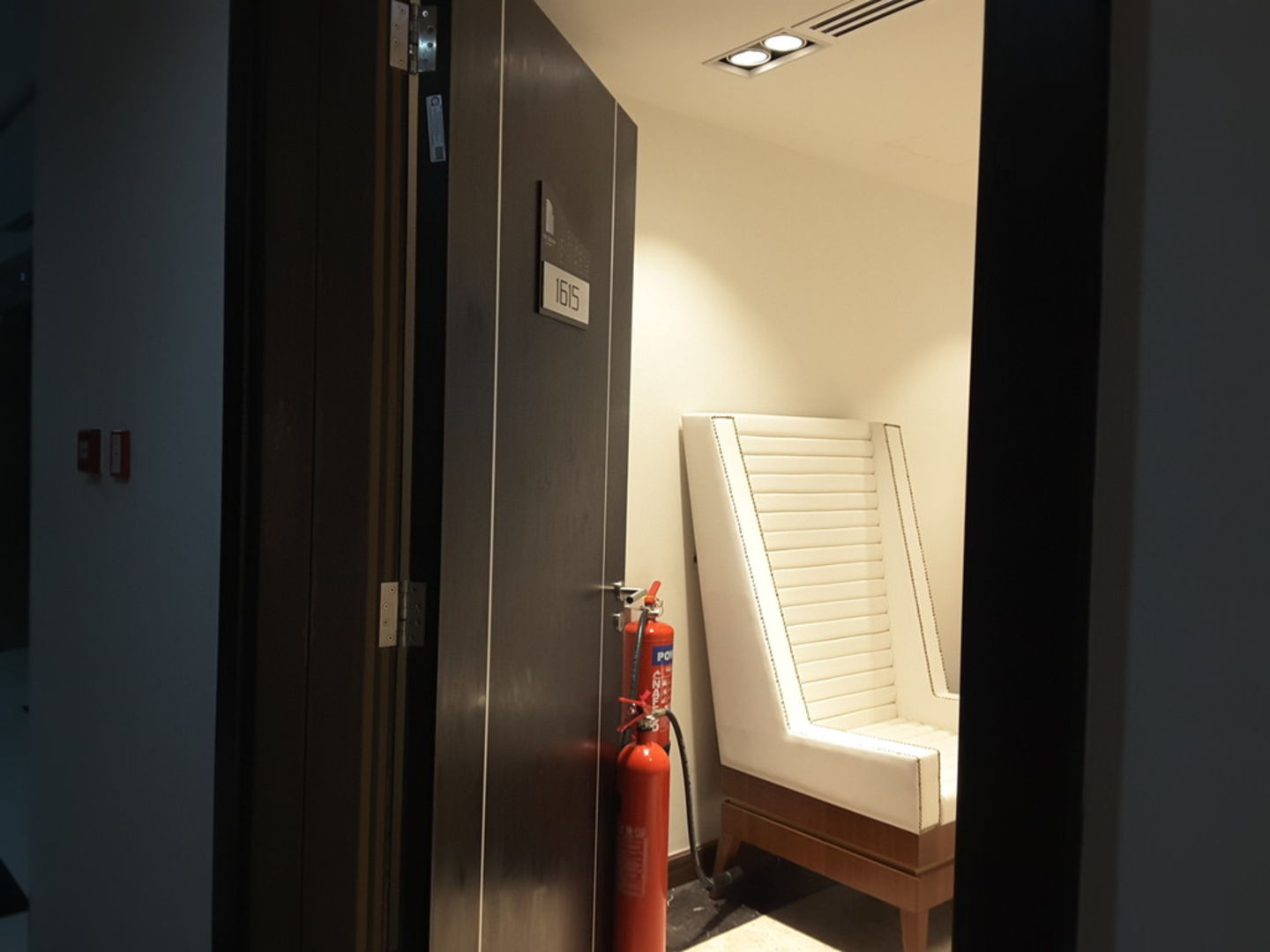 HiDubai-business-the-binary-business-center-b2b-services-business-setup-and-pros-business-bay-dubai