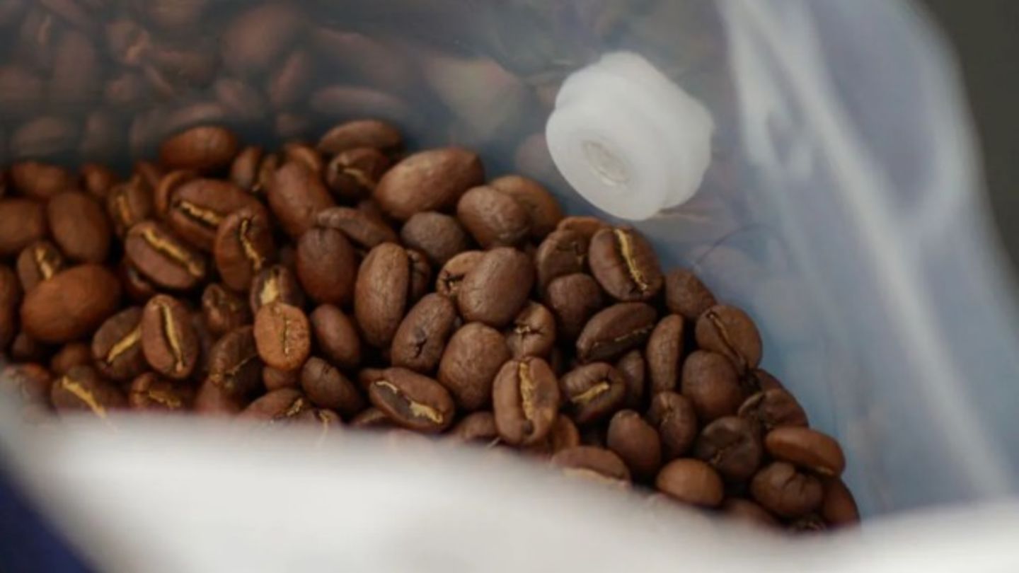 HiDubai-business-42-coffee-roasters-new-economy-ecommerce-al-khawaneej-2-dubai