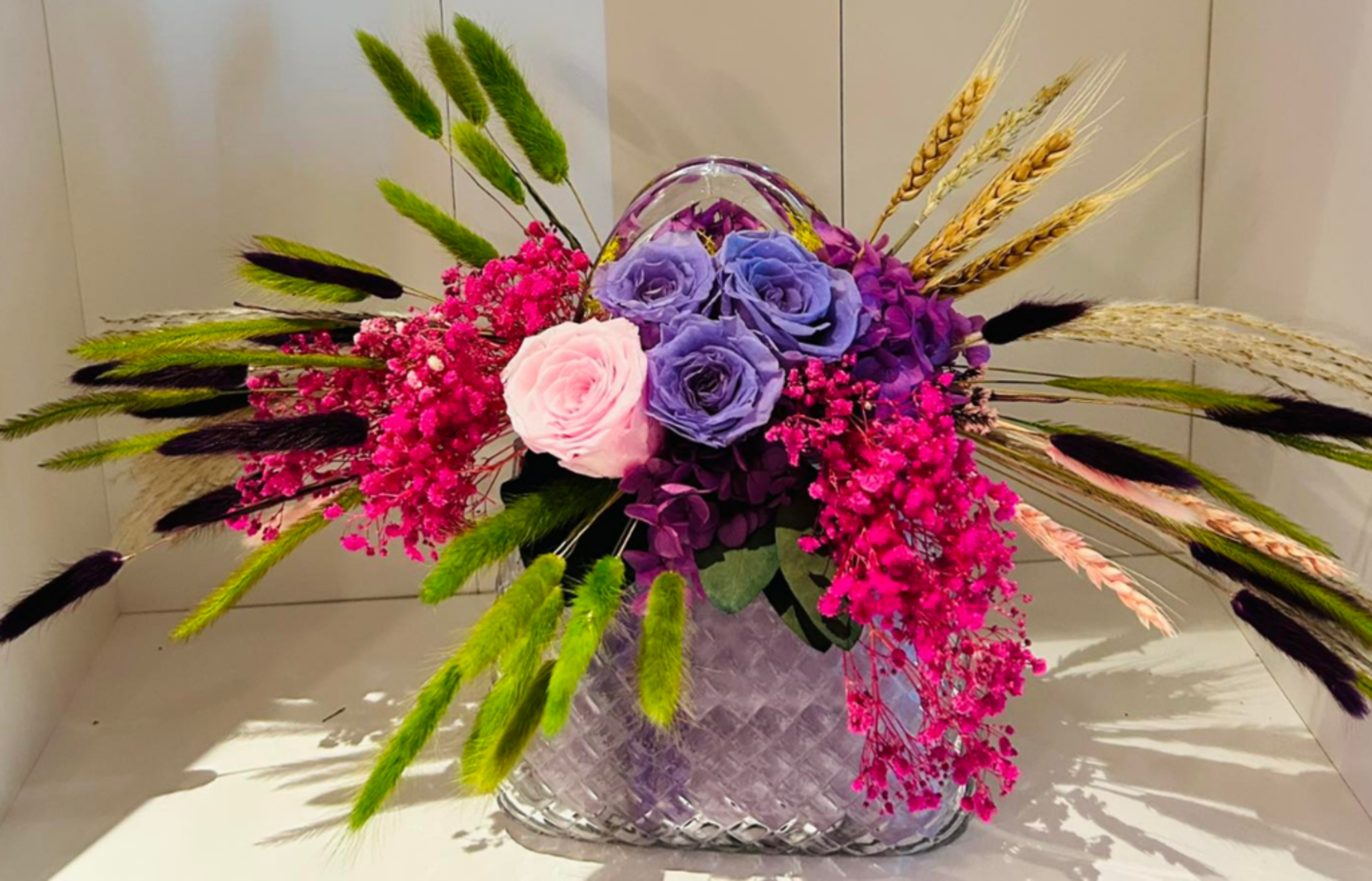 HiDubai-business-gold-camellia-flower-shop-shopping-souvenirs-gifts-al-muraqqabat-dubai