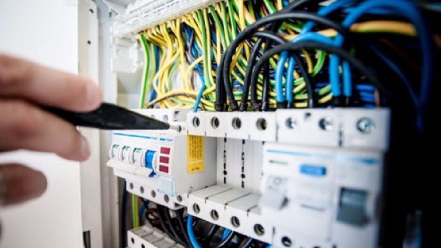 HiDubai-business-moon-star-electrical-switchgears-manufacturing-b2b-services-manufacturing-jebel-ali-industrial-1-dubai