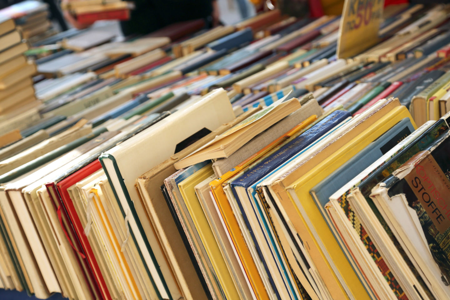 HiDubai-business-al-imam-al-bukhari-islamic-book-shop-recording-shopping-books-movies-music-hor-al-anz-east-dubai-2