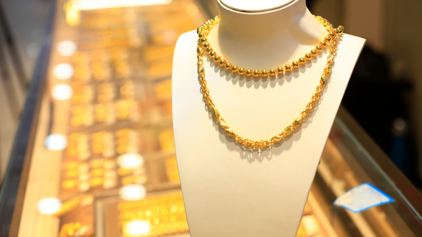HiDubai-business-white-jewels-shopping-jewellery-precious-stones-al-ras-dubai