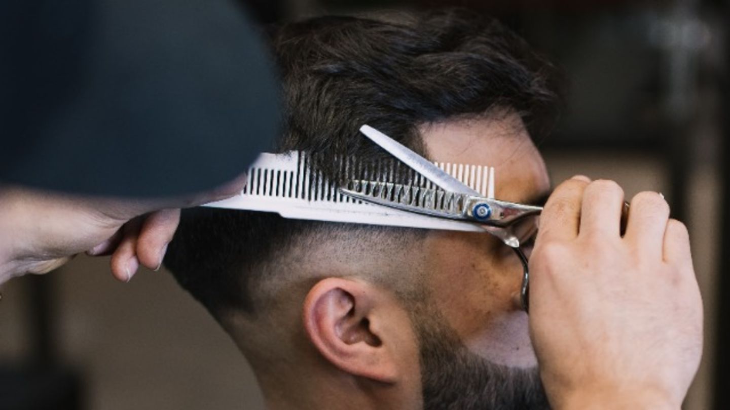 HiDubai-business-styling-trim-saloon-beauty-wellness-health-beauty-salons-al-hamriya-dubai