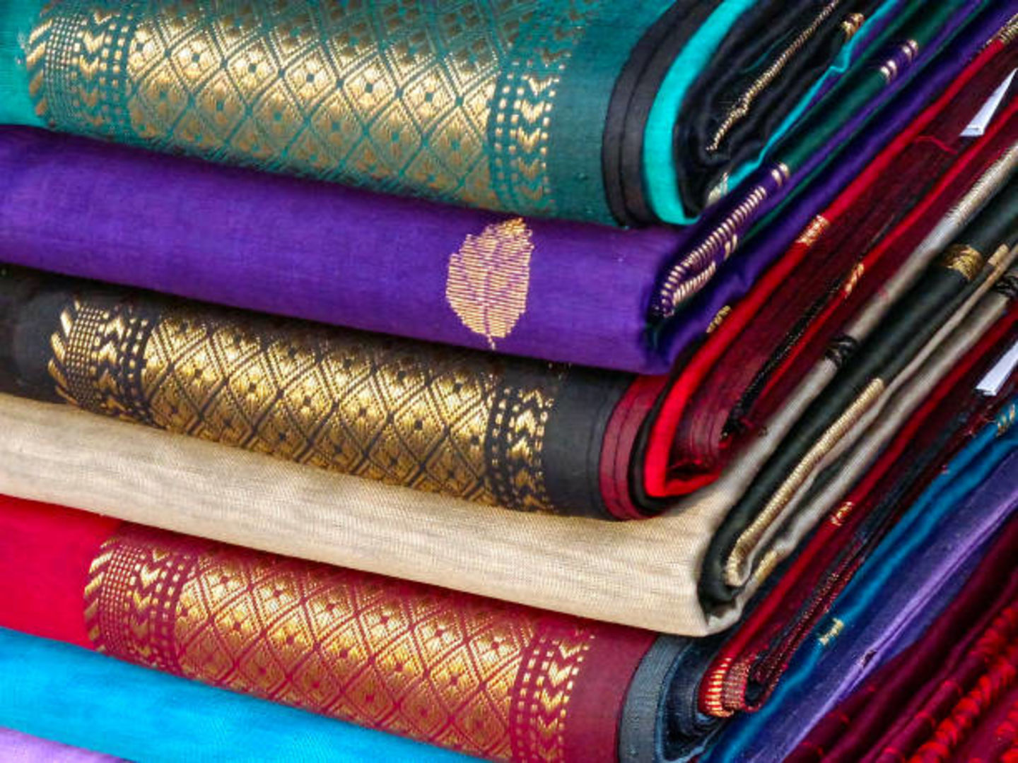 HiDubai-business-ali-mohd-albalooshi-trading-shopping-apparel-al-fahidi-al-souq-al-kabeer-dubai