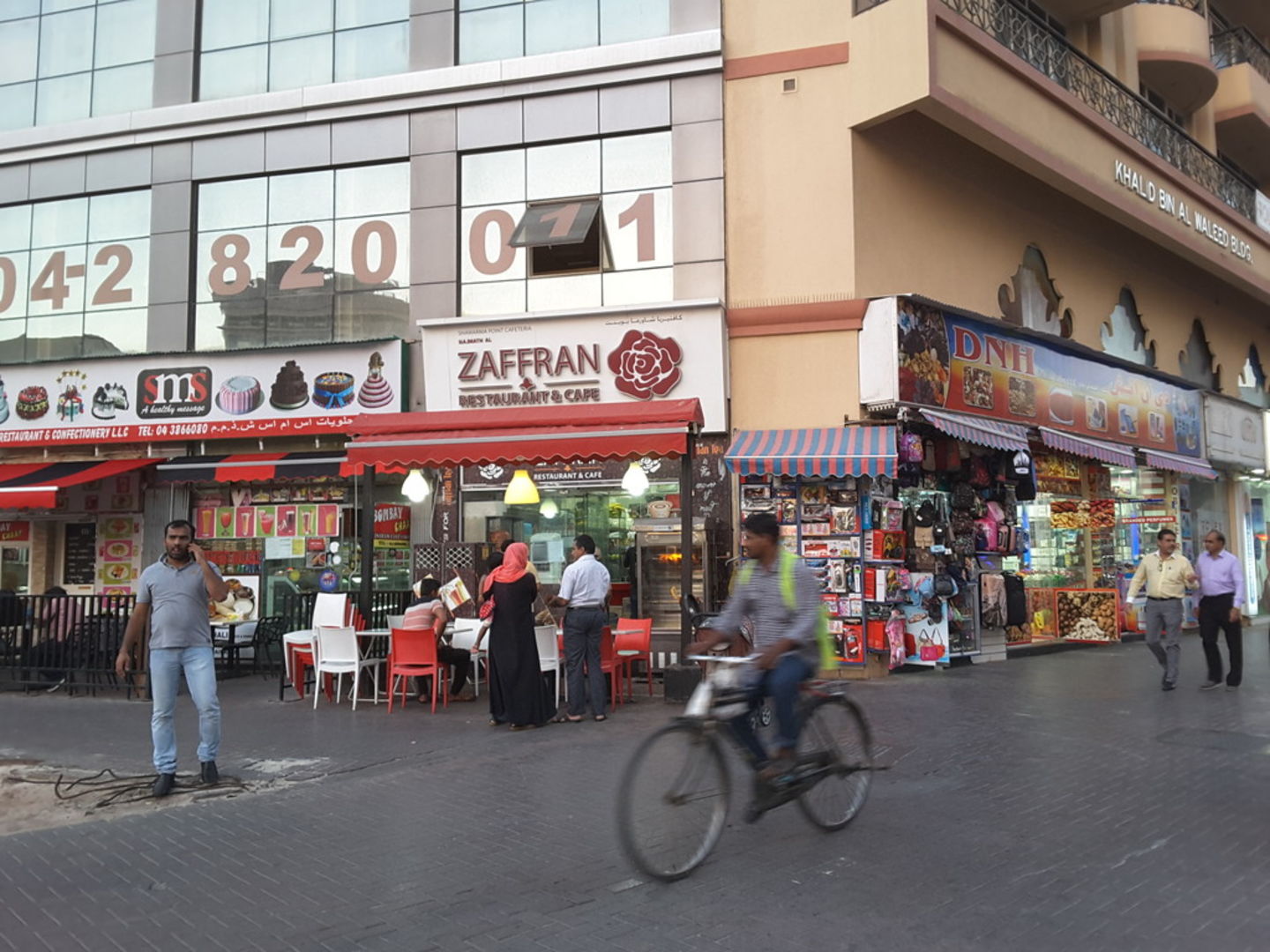 HiDubai-business-najmath-al-zaffran-restaurant-cafe-food-beverage-cafeterias-al-fahidi-al-souq-al-kabeer-dubai-2