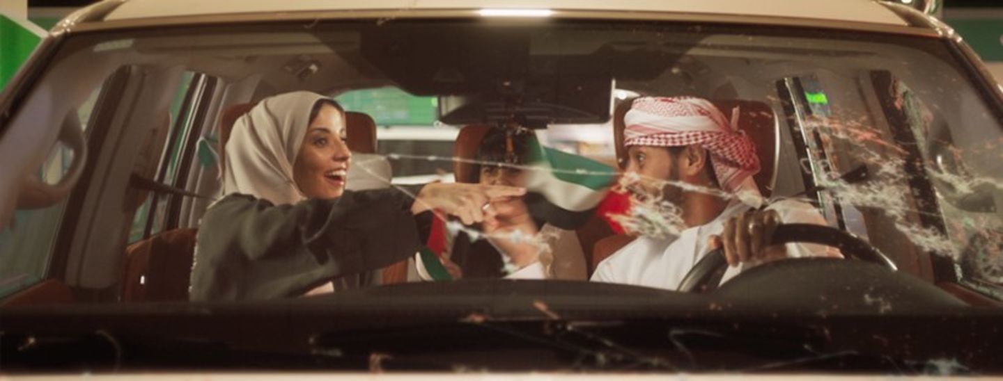 HiDubai-business-emarat-petrol-station-e2060-chicago-beach-transport-vehicle-services-fuel-stations-car-wash-umm-suqeim-2-dubai