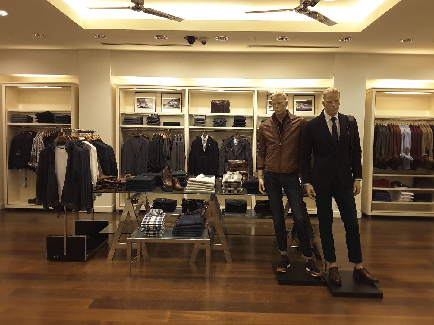 Massimo Dutti(Apparel) in Mankhool, Dubai HiDubai