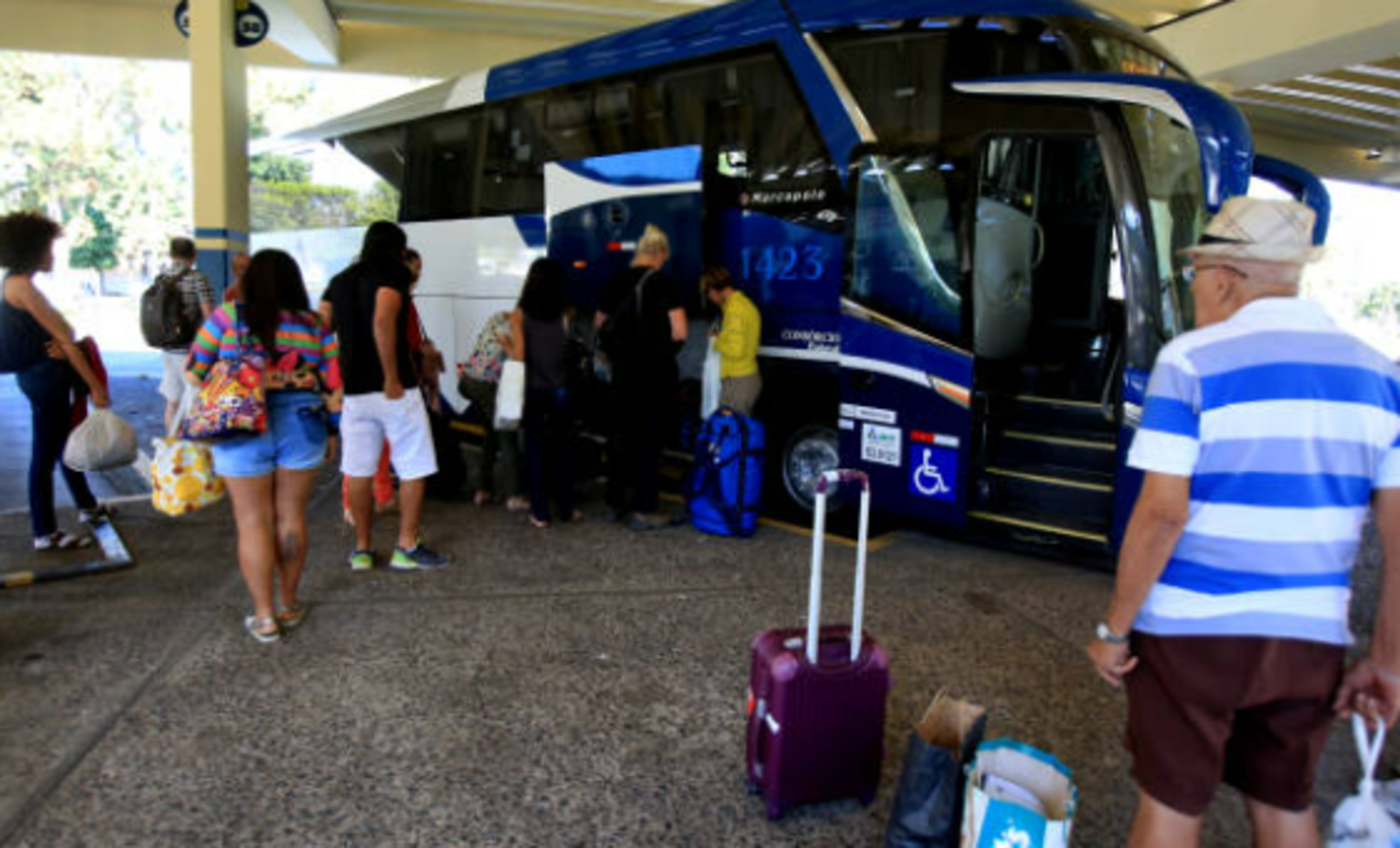 HiDubai-business-connexion-shuttle-passengers-transport-by-rented-buses-transport-vehicle-services-heavy-vehicles-rentals-business-bay-dubai