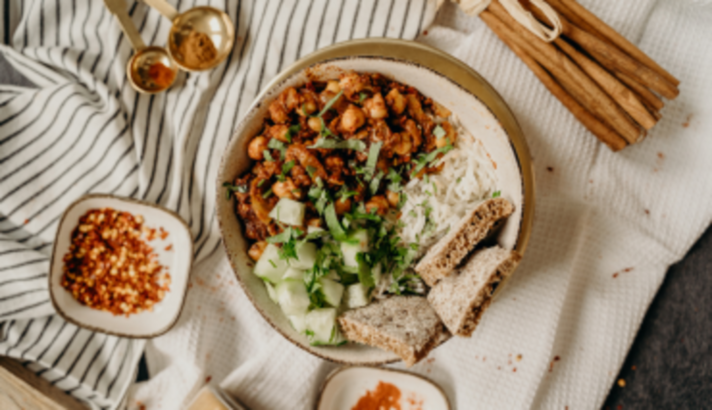 HiDubai-business-swades-vegetarian-restaurant-food-beverage-restaurants-bars-discovery-gardens-jebel-ali-1-dubai