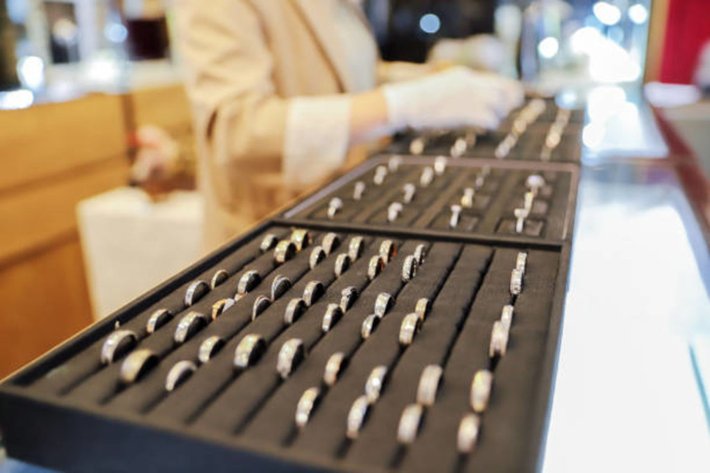 HiDubai-business-ferini-oro-shopping-jewellery-precious-stones-hadaeq-shaikh-mohammad-bin-rashid-dubai