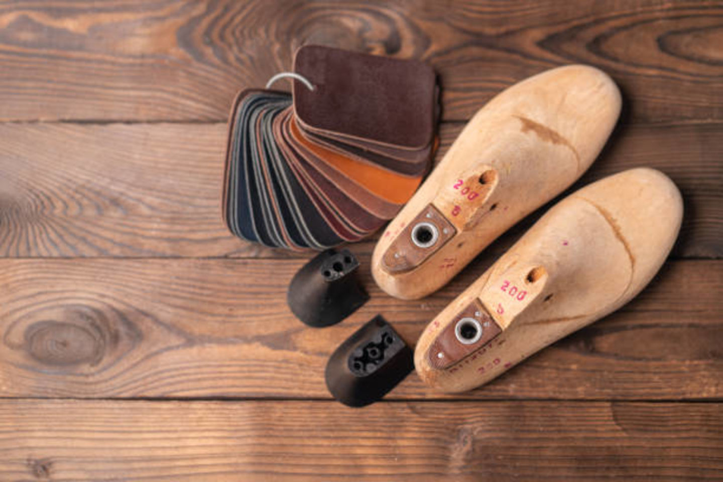 HiDubai-business-the-shoe-butler-shopping-footwear-al-barsha-1-dubai