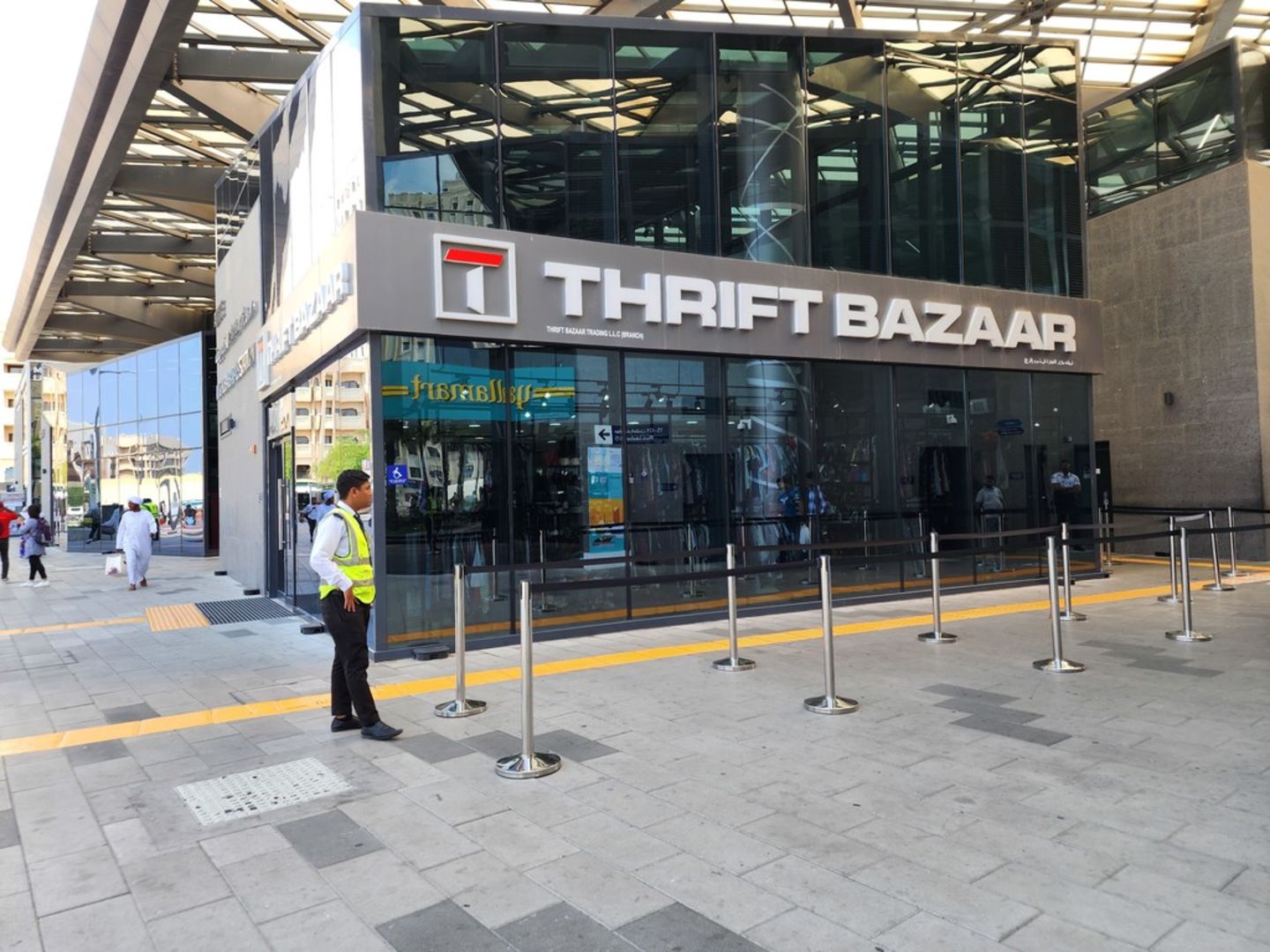 HiDubai-business-thrift-bazaar-trading-shopping-apparel-meena-bazar-al-souq-al-kabeer-dubai