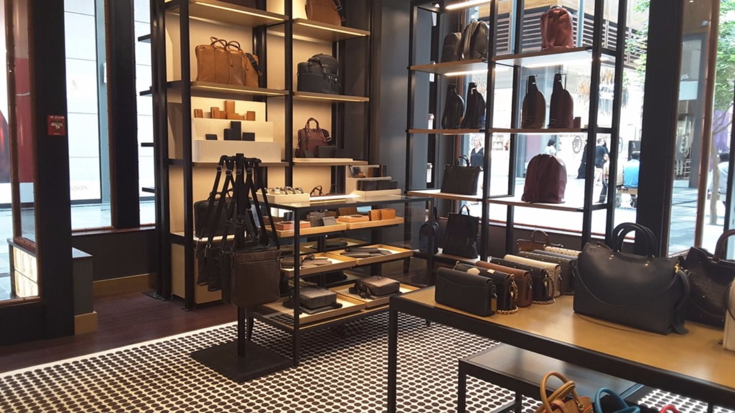 HiDubai-business-coach-shopping-fashion-accessories-jumeirah-1-dubai-2