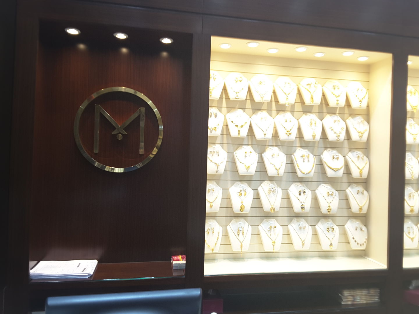 HiDubai-business-malabar-gold-diamonds-shopping-jewellery-precious-stones-al-mizhar-1-dubai-2