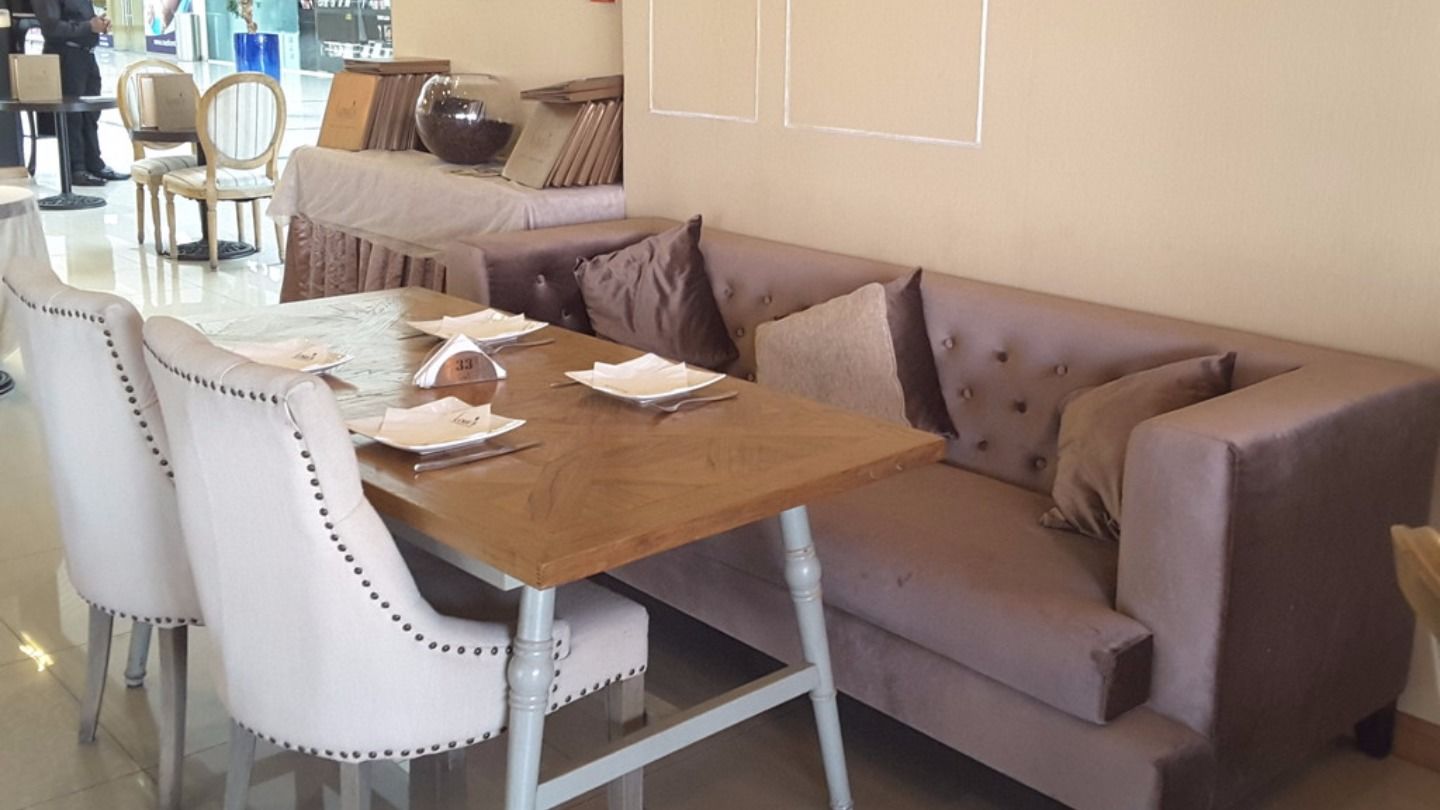 HiDubai-business-louis-restaurant-cafe-food-beverage-restaurants-bars-jumeirah-park-al-thanyah-5-dubai-2