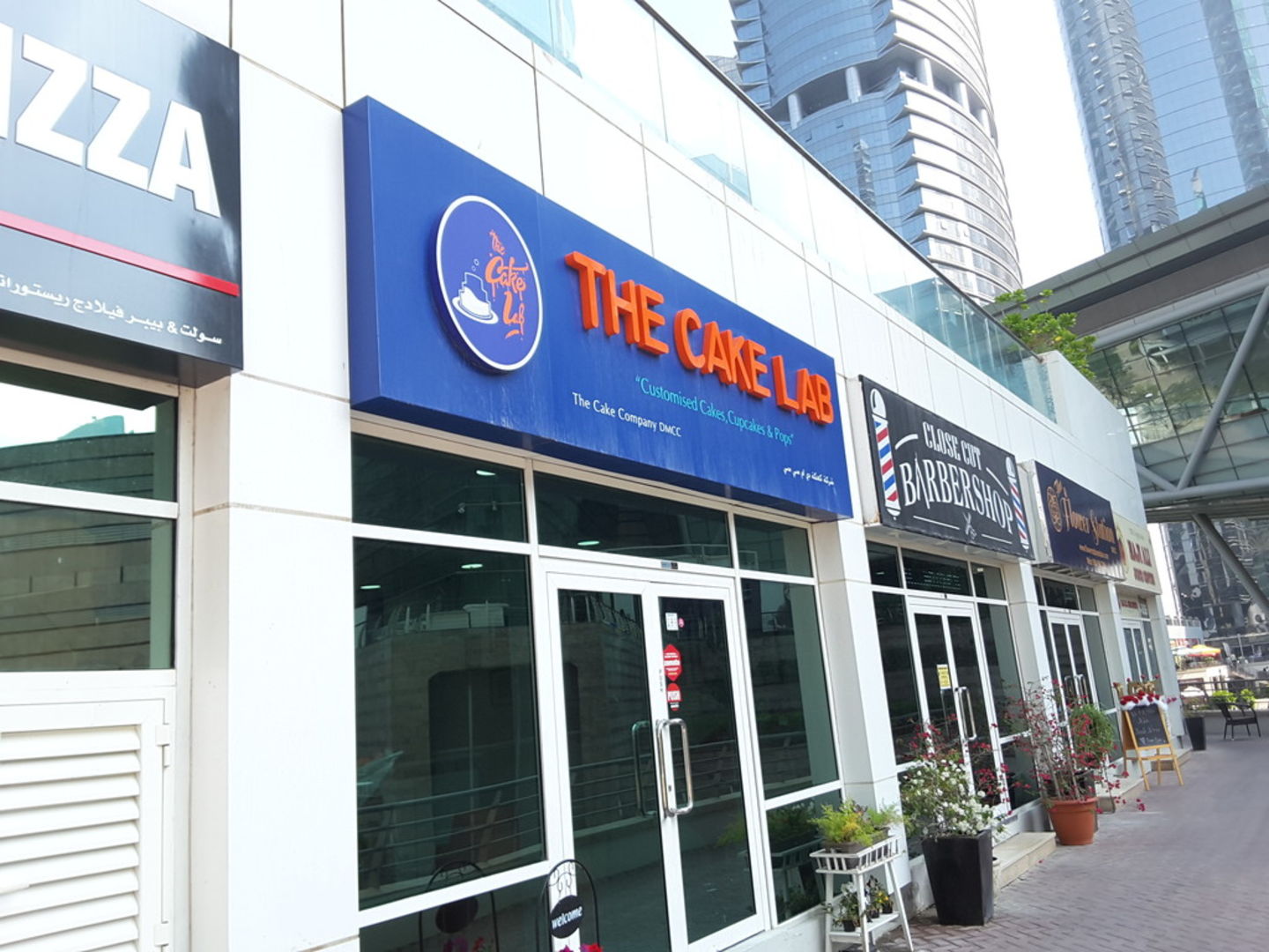 HiDubai-business-the-cake-lab-food-beverage-bakeries-desserts-sweets-jumeirah-lake-towers-al-thanyah-5-dubai-2