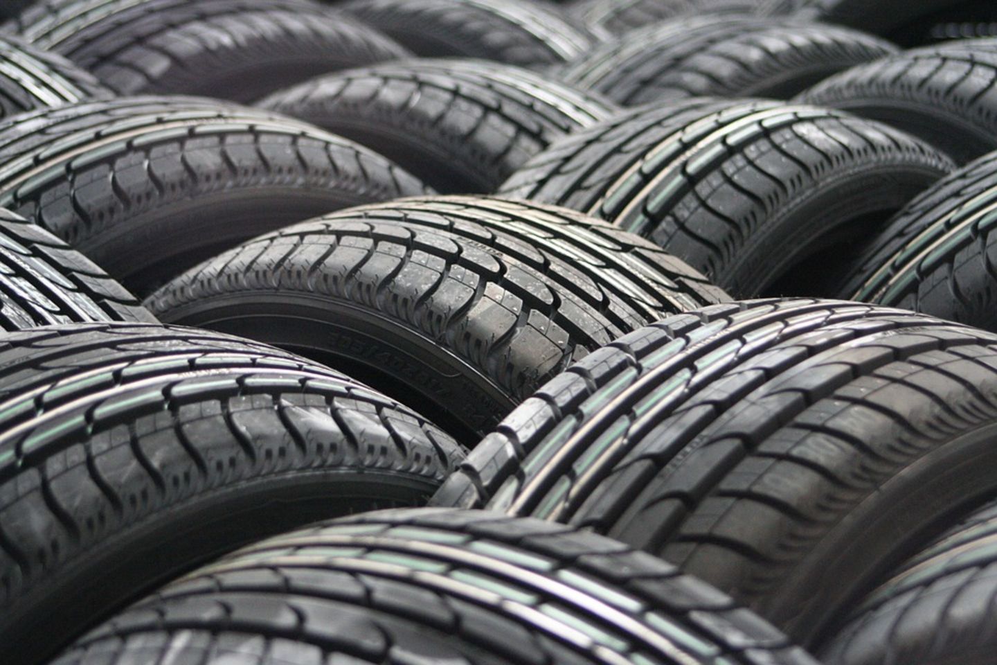HiDubai-business-radial-trading-company-transport-vehicle-services-car-assistance-repair-al-khabaisi-dubai-2