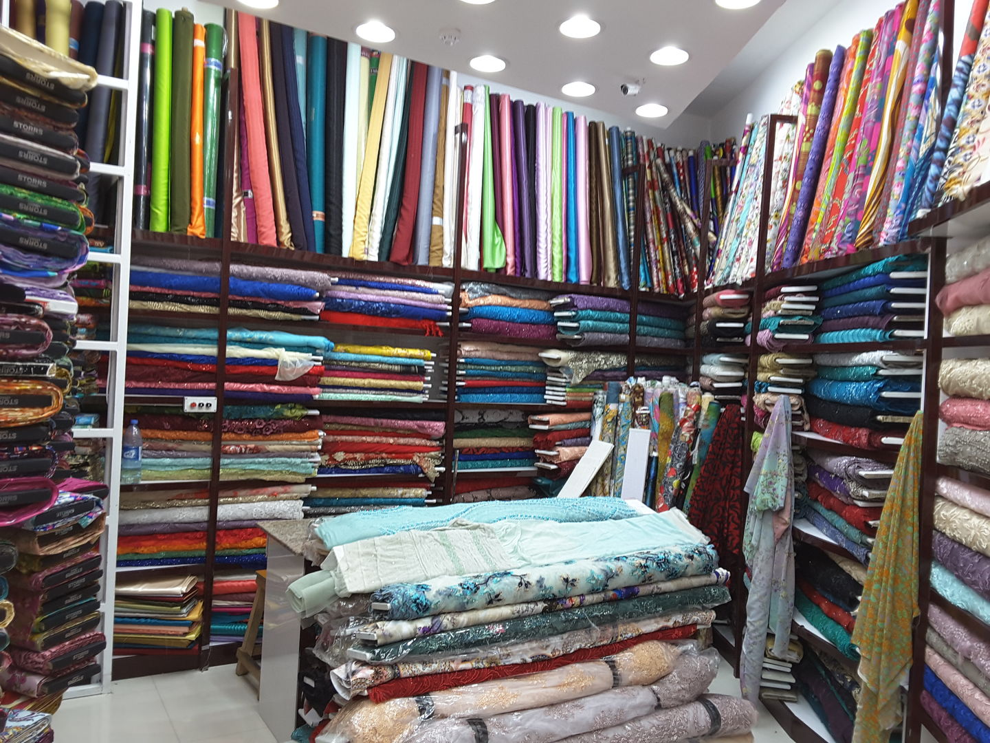 HiDubai-business-al-masa-trading-shopping-apparel-al-daghaya-dubai-2