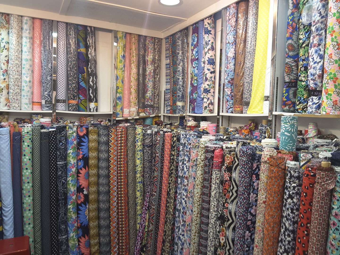 HiDubai-business-alam-khan-gift-trading-shopping-apparel-al-daghaya-dubai-2