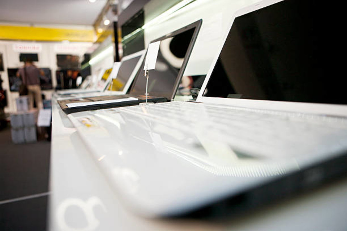 HiDubai-business-aarya-computer-trading-shopping-consumer-electronics-meena-bazar-al-souq-al-kabeer-dubai