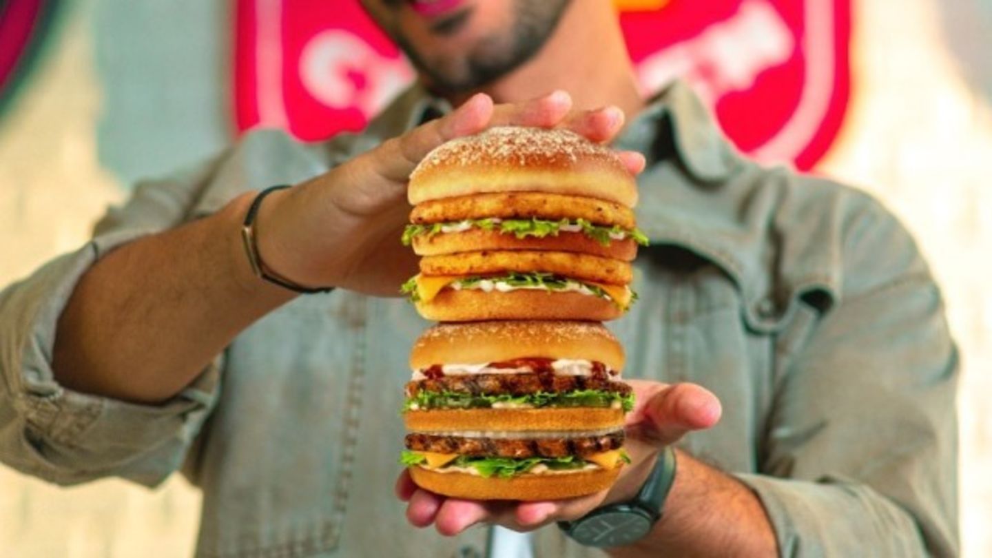 HiDubai-business-hardees-food-beverage-restaurants-bars-wadi-al-shabak-dubai
