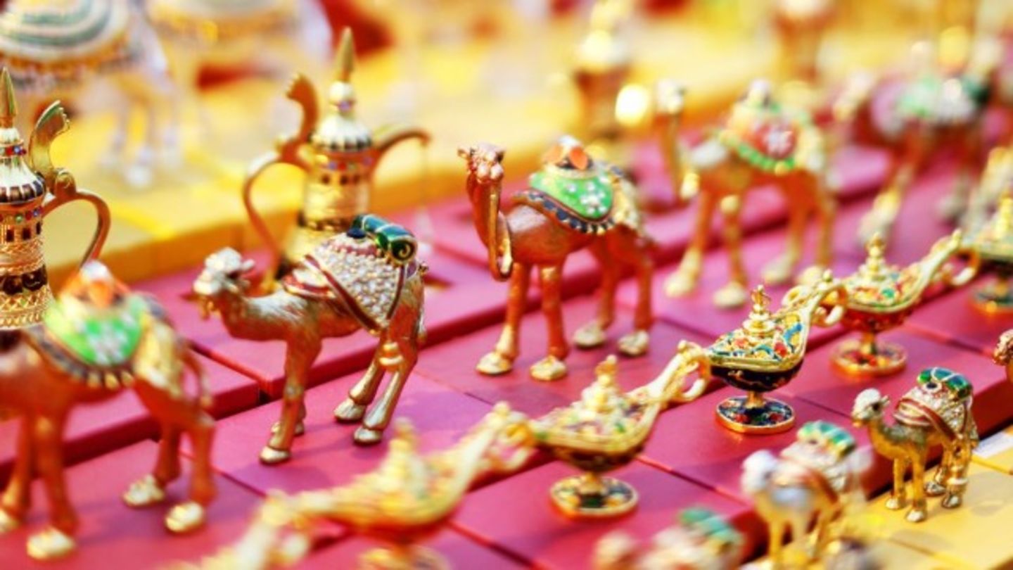 HiDubai-business-oud-and-sandal-shopping-souvenirs-gifts-al-hamriya-dubai