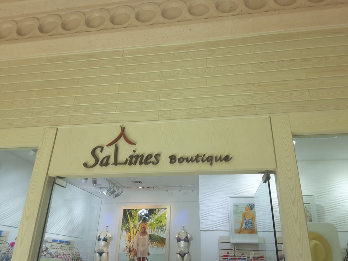 HiDubai-business-salines-boutique-shopping-apparel-the-palm-jumeirah-nakhlat-jumeirah-dubai-2