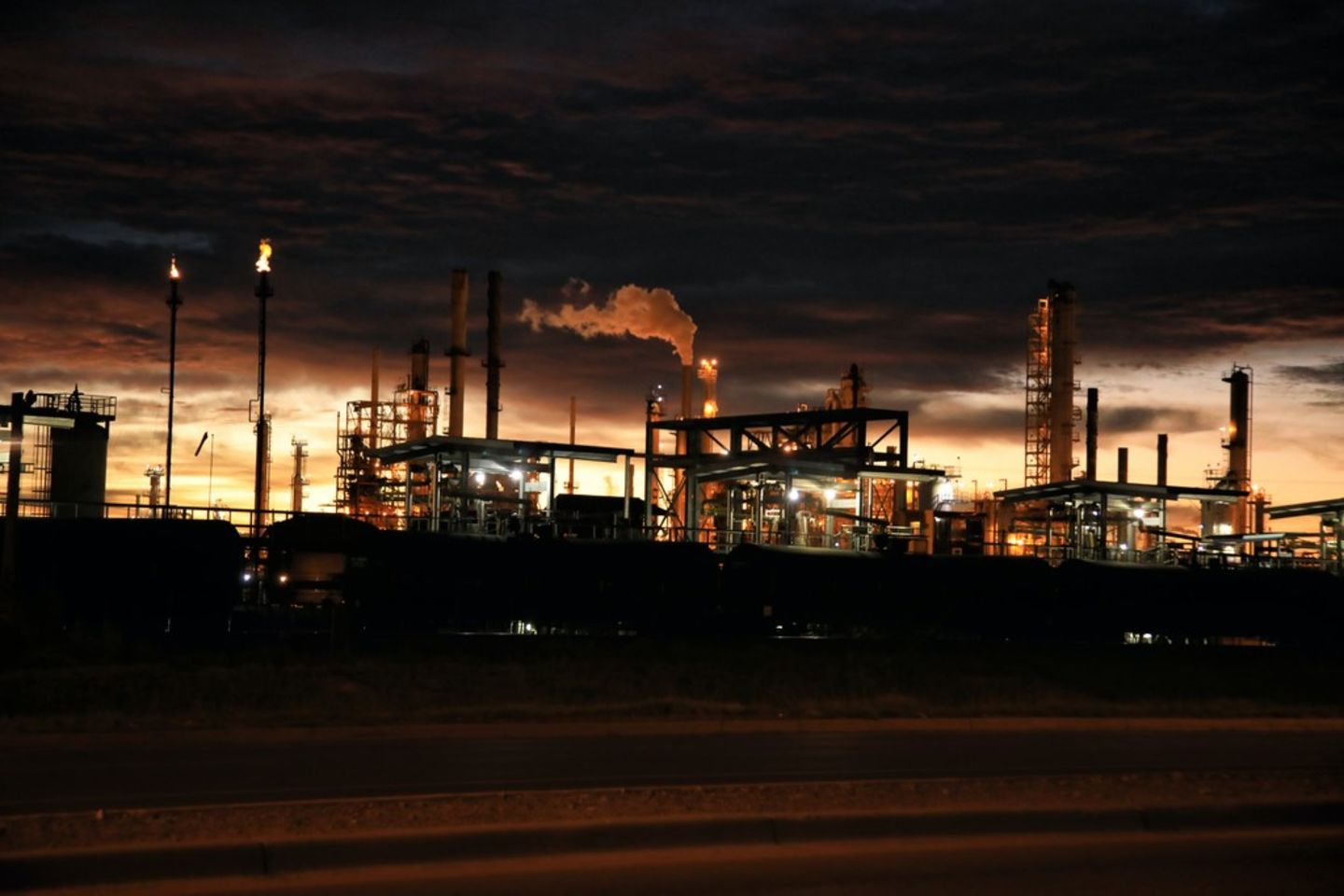 HiDubai-business-asia-pacific-energy-corp-general-trading-construction-heavy-industries-oil-gas-companies-business-bay-dubai