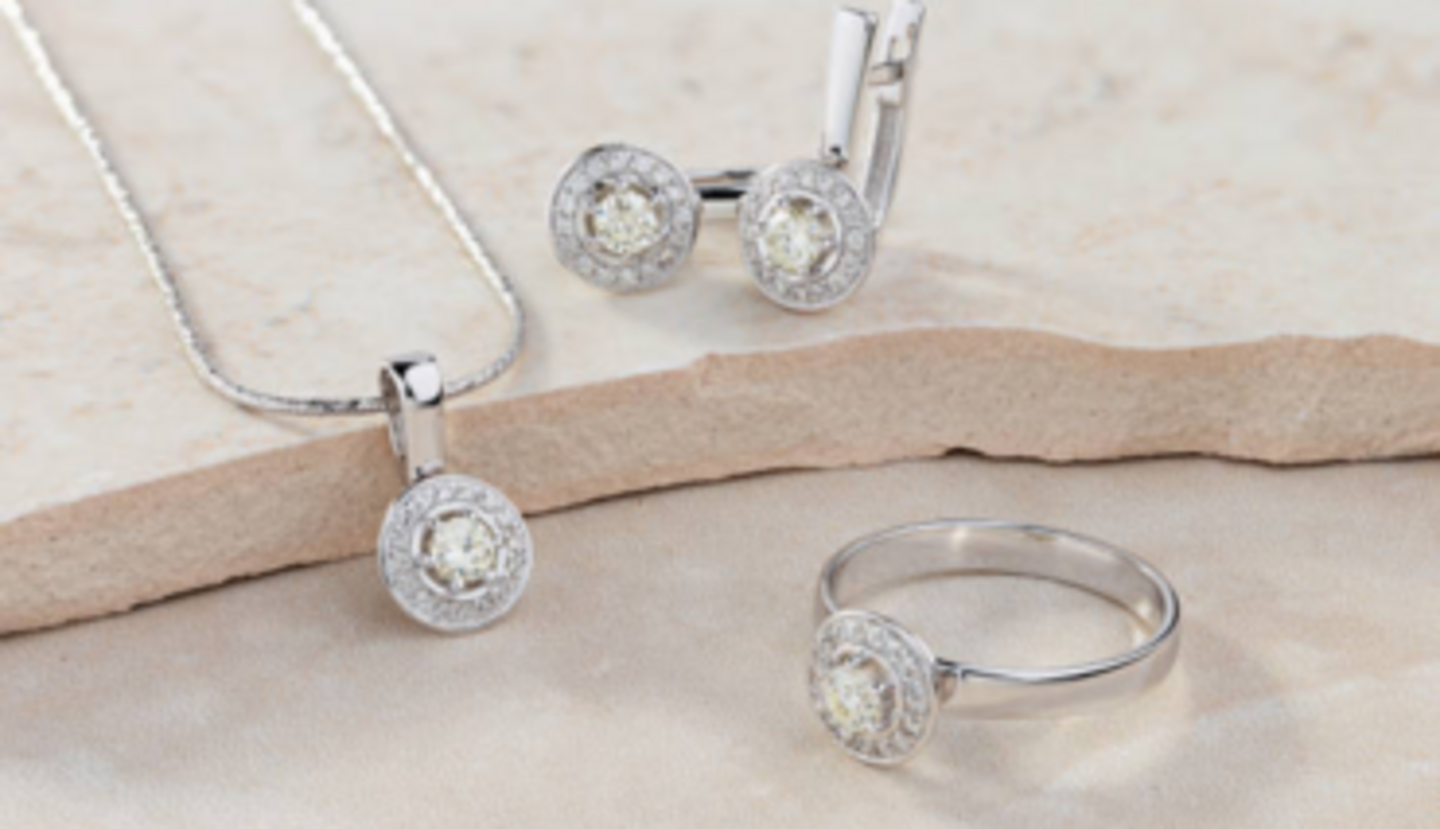 HiDubai-business-iyli-paroi-diamond-jewellers-shopping-jewellery-precious-stones-al-quoz-industrial-3-dubai