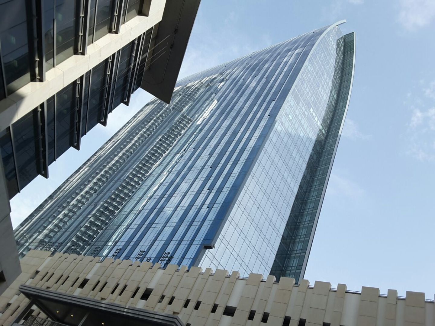 HiDubai-business-retail-arabia-international-b2b-services-distributors-wholesalers-burj-khalifa-dubai-2