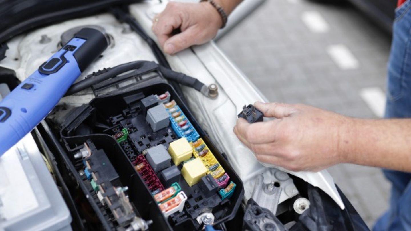 HiDubai-business-road-star-garage-transport-vehicle-services-car-assistance-repair-ras-al-khor-industrial-2-dubai