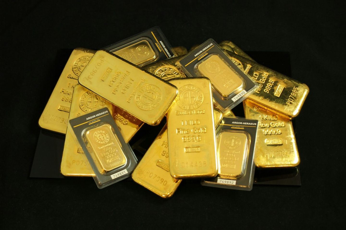 HiDubai-business-gvs-trading-shopping-jewellery-precious-stones-al-quoz-industrial-3-dubai