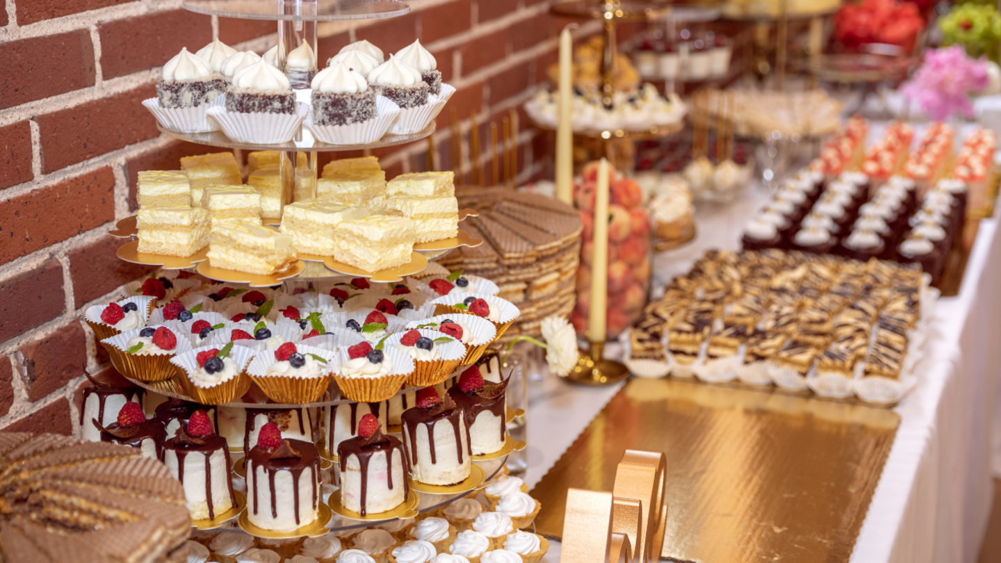 HiDubai-business-the-ceylon-bakers-food-beverage-bakeries-desserts-sweets-international-city-warsan-1-dubai