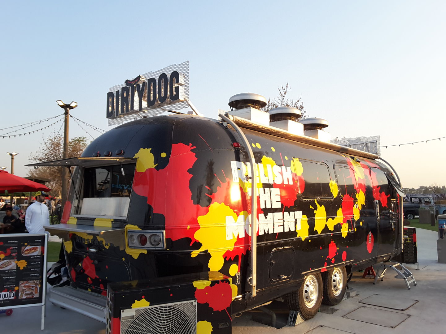 HiDubai-business-dirty-dog-food-beverage-restaurants-bars-al-khawaneej-1-dubai-2