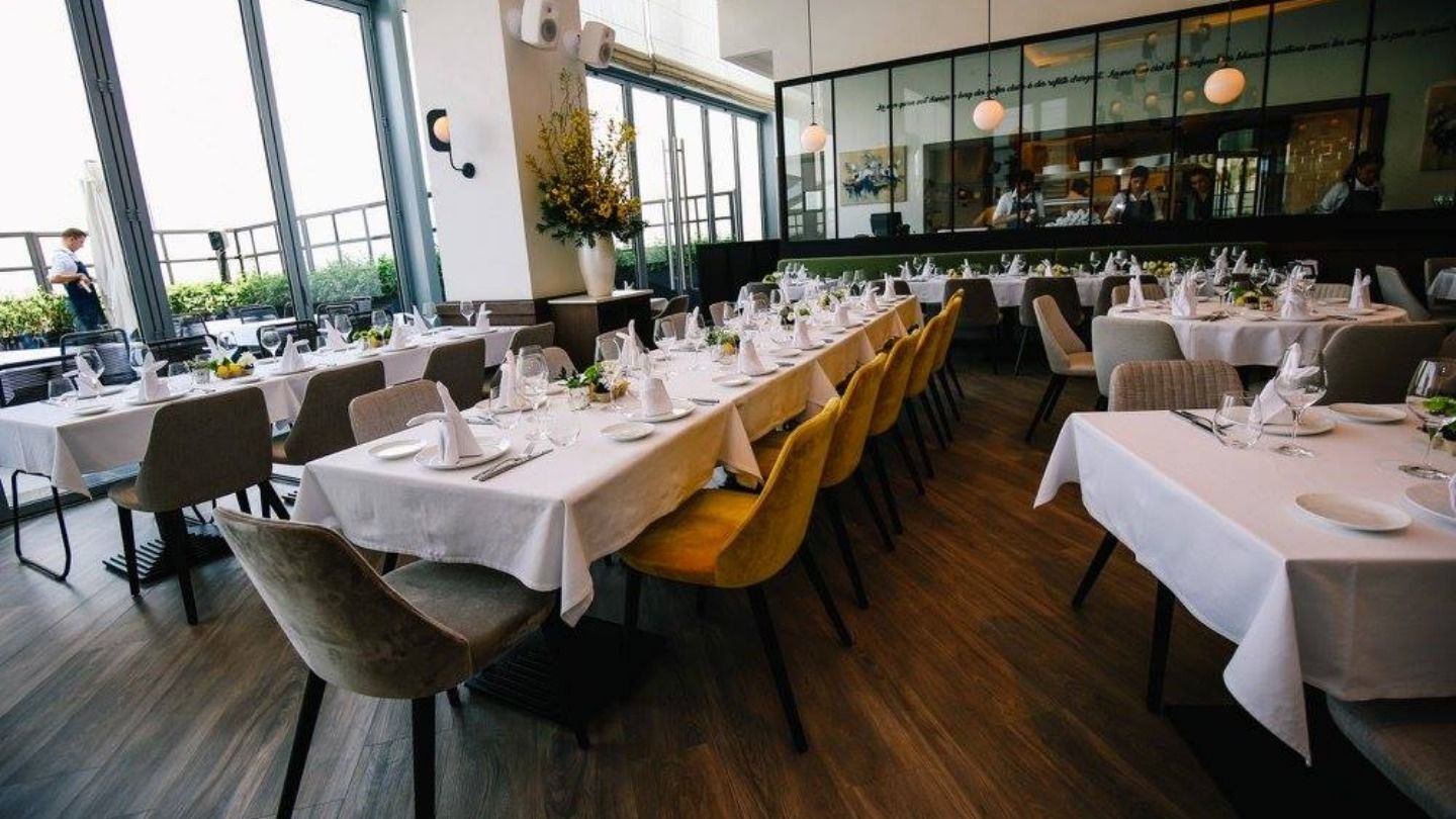 HiDubai-business-chez-charles-restaurant-food-beverage-restaurants-bars-dubai-design-district-dubai-2