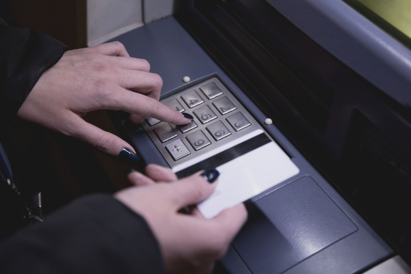 HiDubai-business-abu-dhabi-commercial-bank-adcb-atm-finance-legal-banks-atms-dubai-international-financial-centre-zaabeel-2-dubai