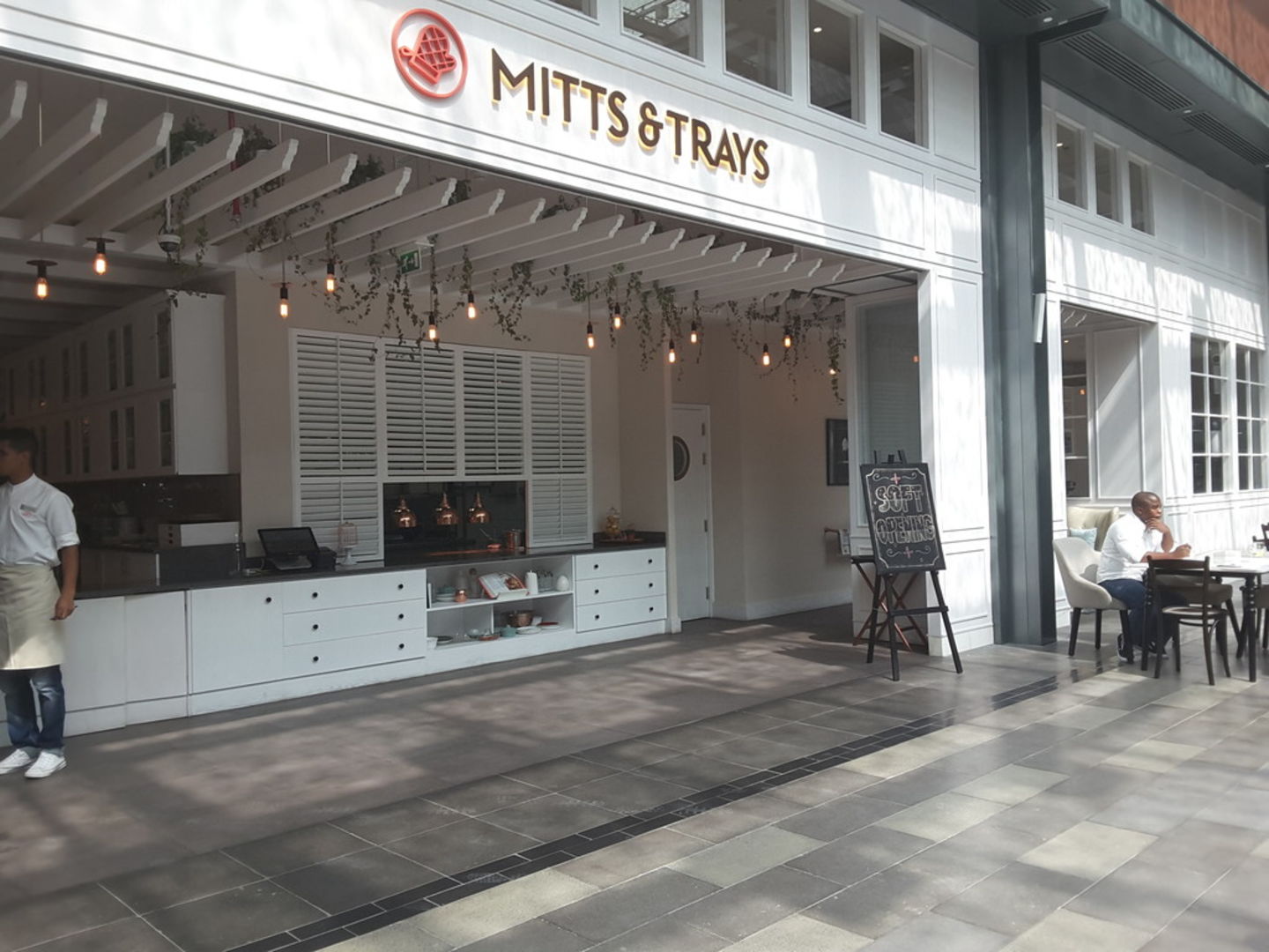 HiDubai-business-mitts-trays-food-beverage-coffee-shops-jumeirah-1-dubai-2